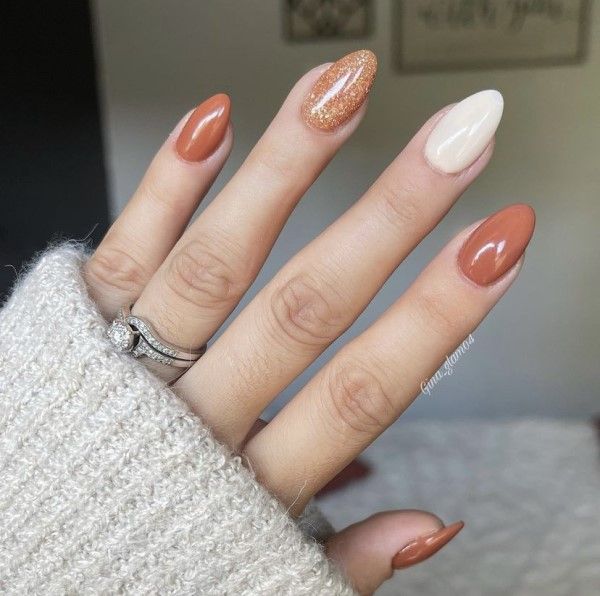 https://experts24x7.b-cdn.net/blogs/fall-nails.jpg